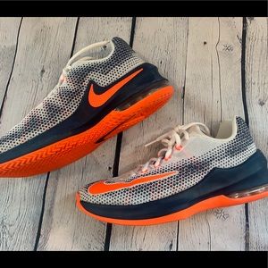 EUC Boys Nike AirMax Infuriate size 6